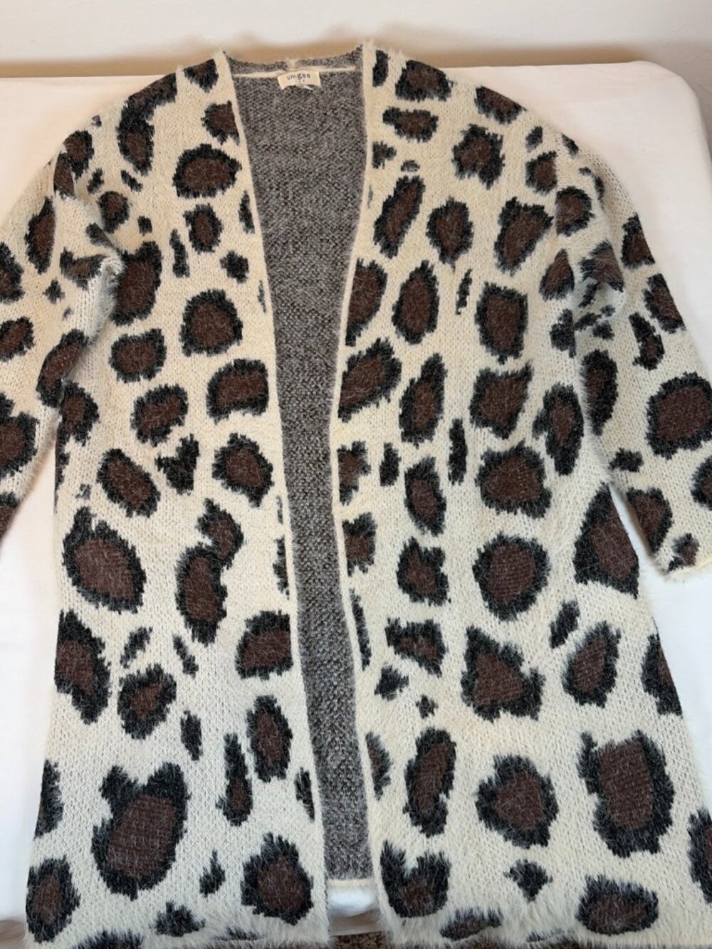 Umgee Oversized Fuzzy Leopard Print Open Front Cardigan Sweater Women's L Cream